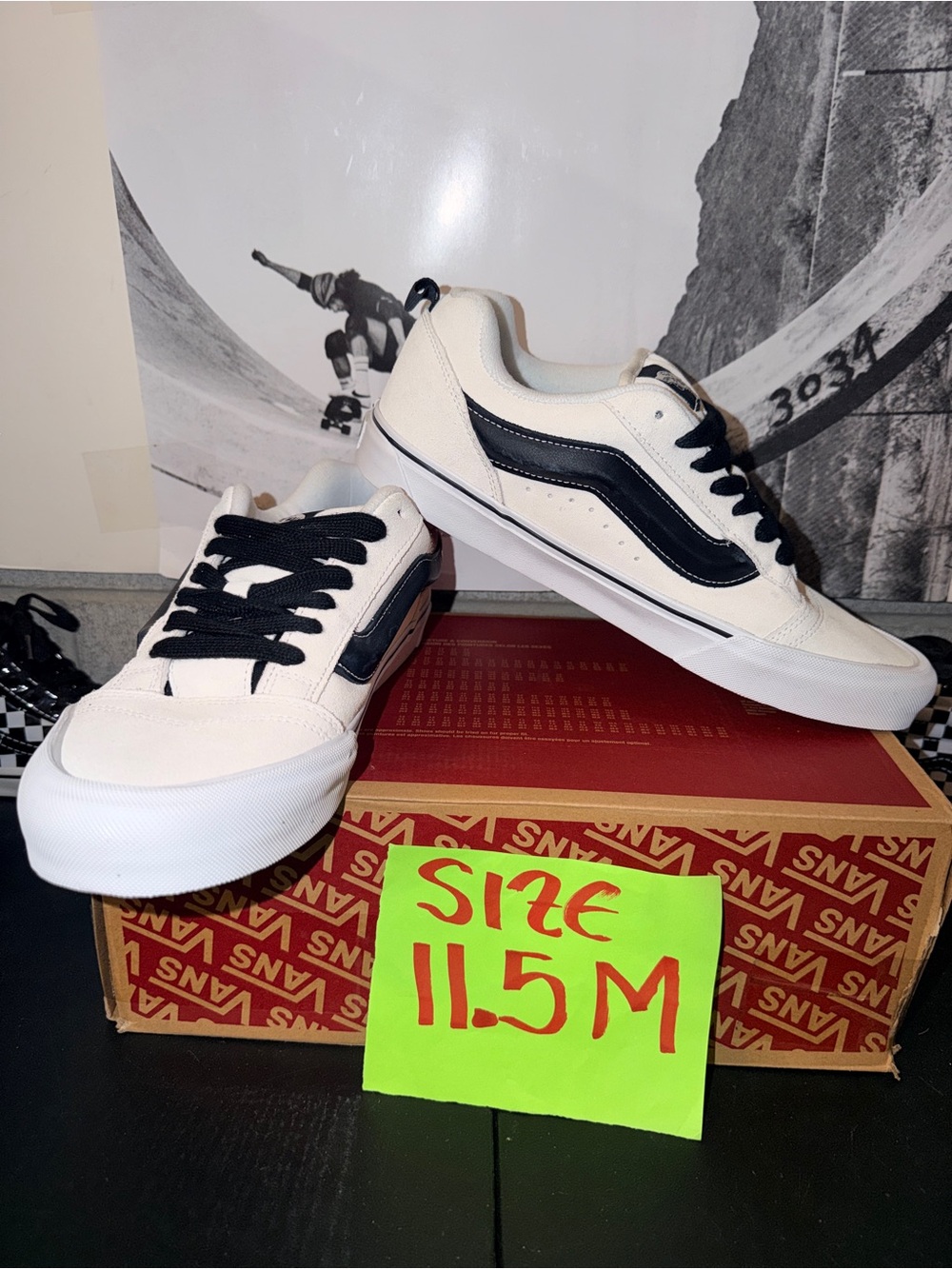 Vans Knu Skool sz 11.5 Men’s 13.0 Woman